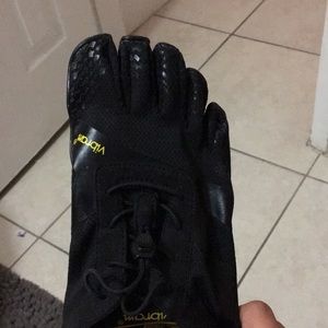 Women’s Size 9/9.5 Vibram Running Shoes